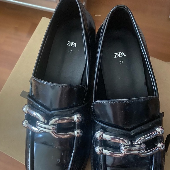 Zara Loafer - Picture 2 of 3